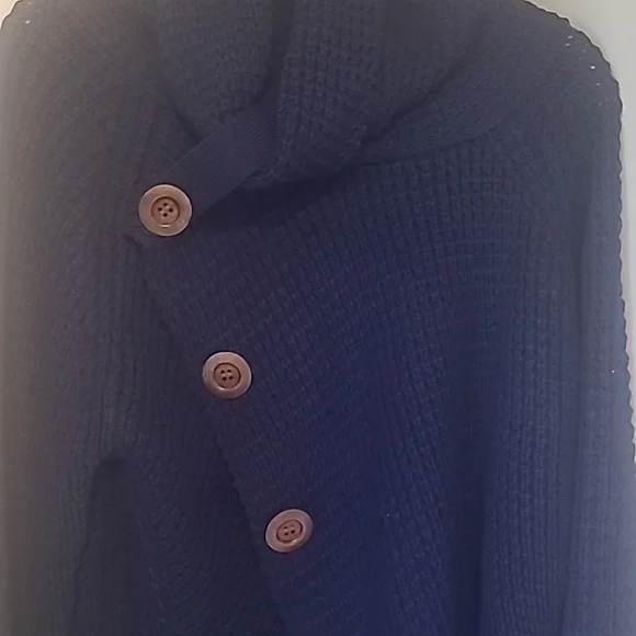 Women's blue waffle sweater. - Picture 3 of 5